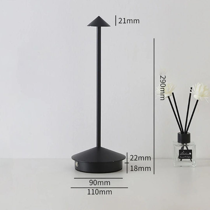 LED tafellamp voor een gezellige leeshoek, met instelbare helderheid voor comfortabel lezen.