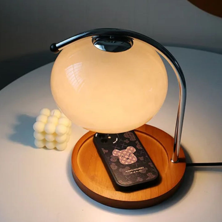 Witte retro glazen tafellamp Renee, multifunctioneel als lamp en sfeervolle kaarsenwarmer verlichting.