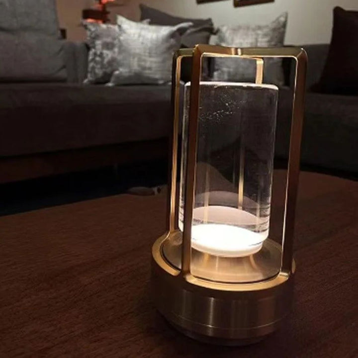 Metalen vintage bureaulamp met draadloze LED verlichting. Retro tafellamp, verkrijgbaar in zwart, goud of zilver.