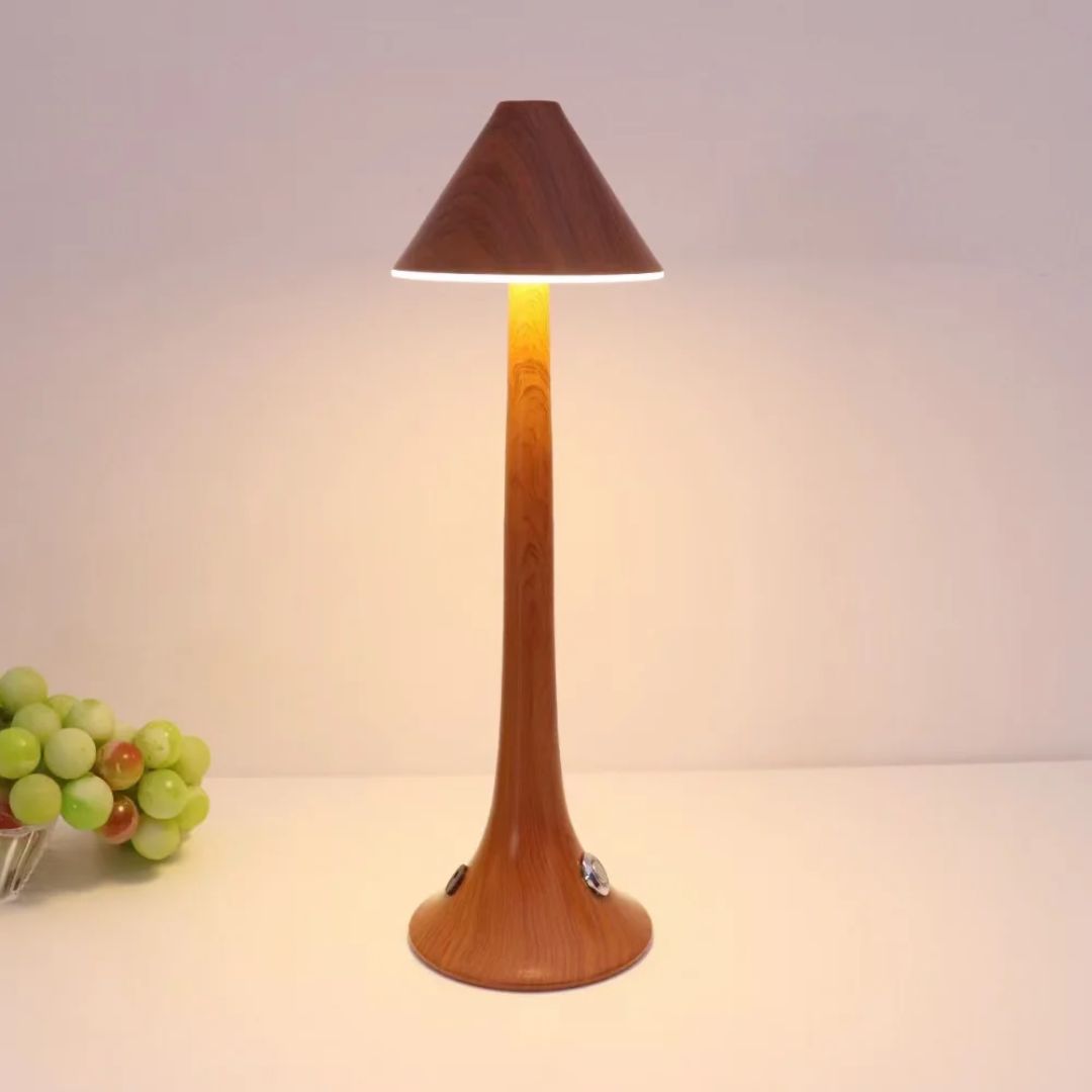 Gezellige paddenstoel design lamp met warm wit LED licht en eenvoudige touch functie.