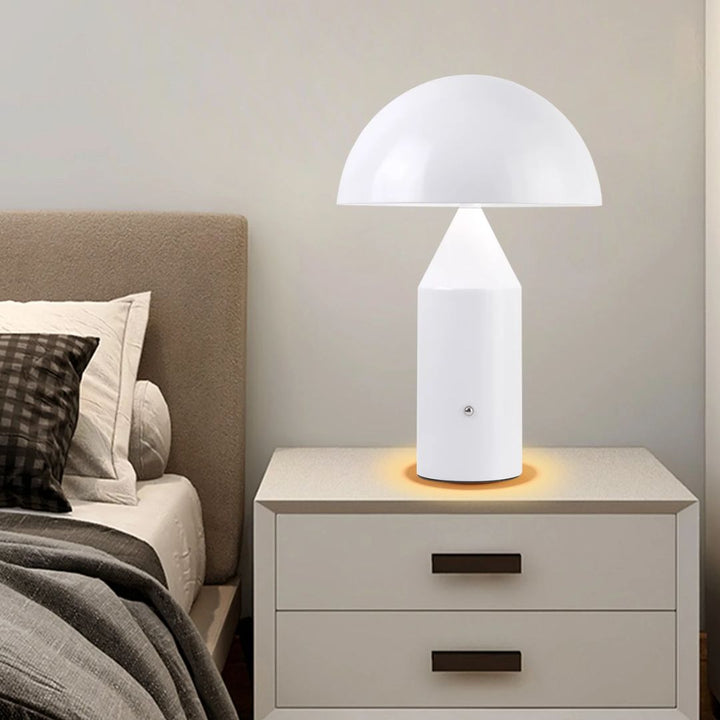Paddenstoel bureau lamp met modern design, USB oplaadbaar en veelzijdig voor elke werkplek.