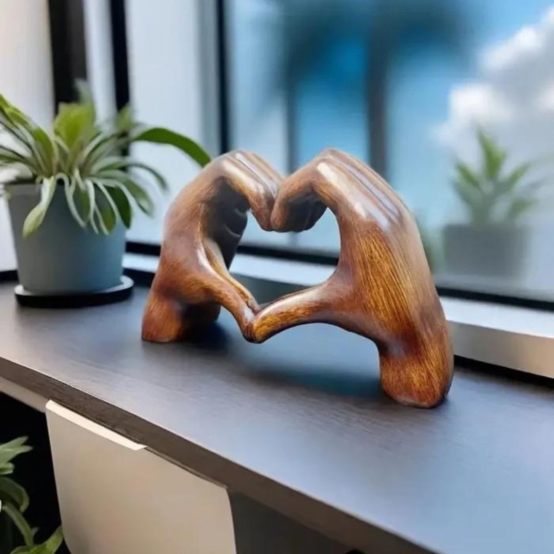 Handgemaakt houten liefdeshart beeldje, unieke rustieke woondecoratie, perfect cadeau voor interieur.