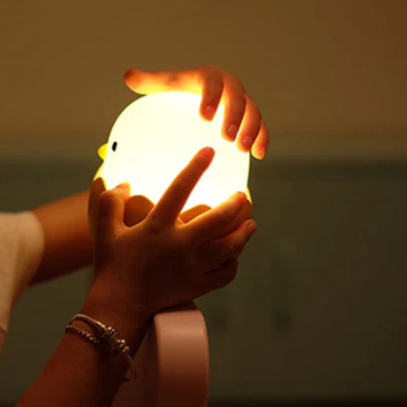 CozyChick kuiken nachtlampje, een ideaal kinder cadeau voor zachte slaapkamerverlichting in de babykamer.
