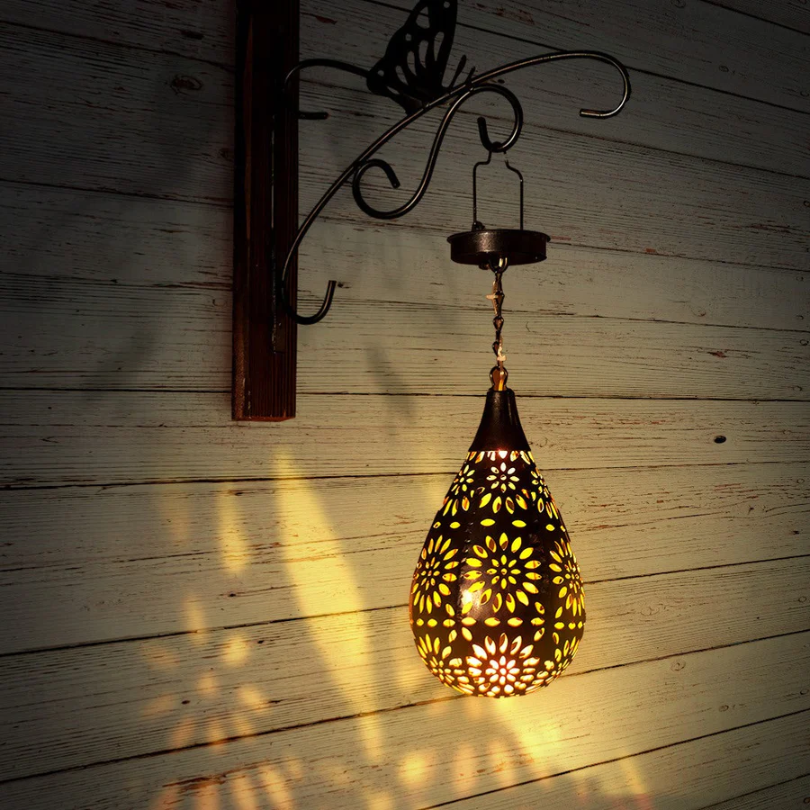 Zonne-energie hanglamp LumaBright, sfeervolle buitenverlichting voor tuin en terras. Duurzaam en energiezuinig.