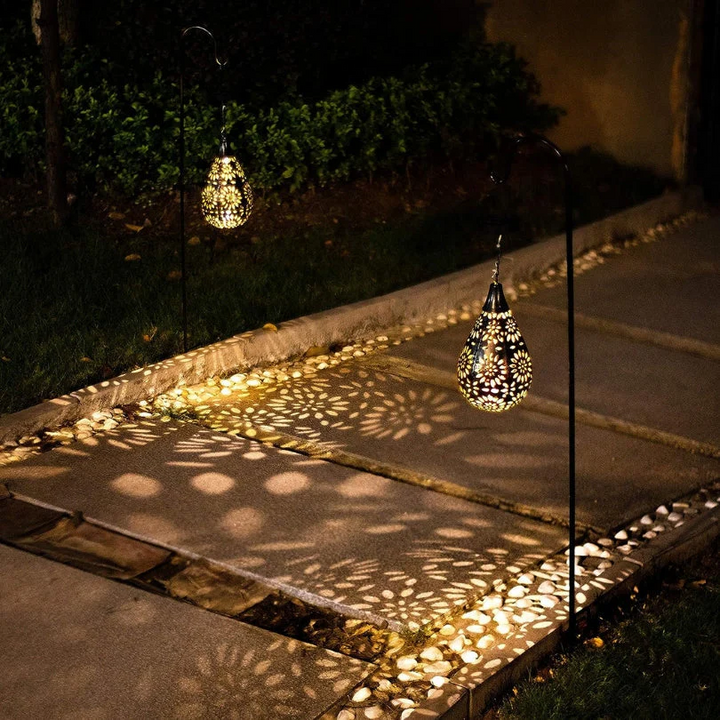 Sfeervolle zonnelamp hanglamp voor buiten, geniet van warme, duurzame tuinverlichting. Geen gedoe met kabels.