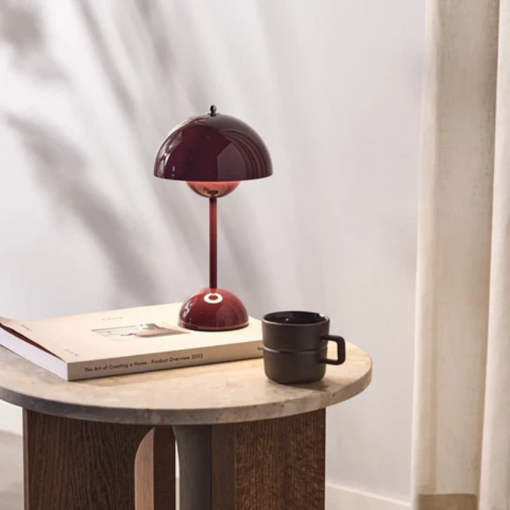 Veelzijdige LumiTouch aanraaklamp, geschikt als lees-, werk- of sfeerverlichting in elke kamer.