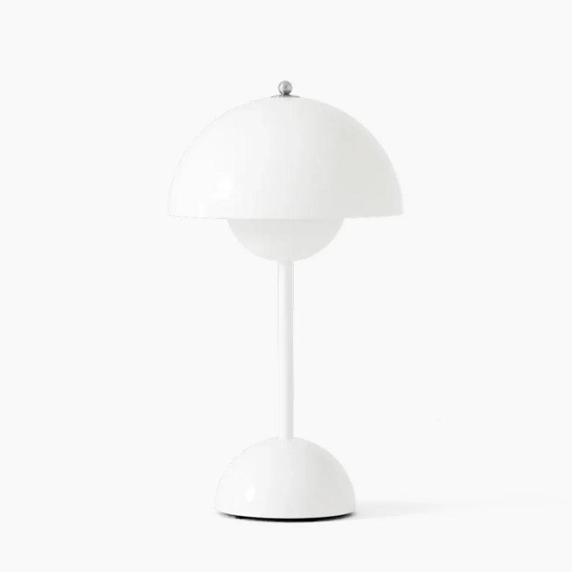 Moderne aanraakgevoelige tafellamp LumiTouch met LED verlichting voor elk interieur.