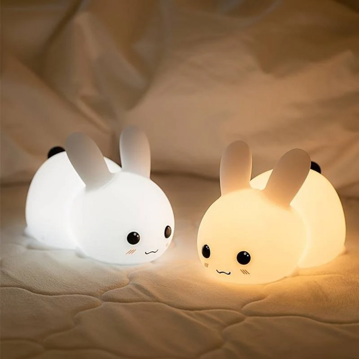 Cadeau kind: SnuggleBunny kindernachtlamp. Rustgevend LED konijnenlicht kalmeert en creëert veilige slaapsfeer.