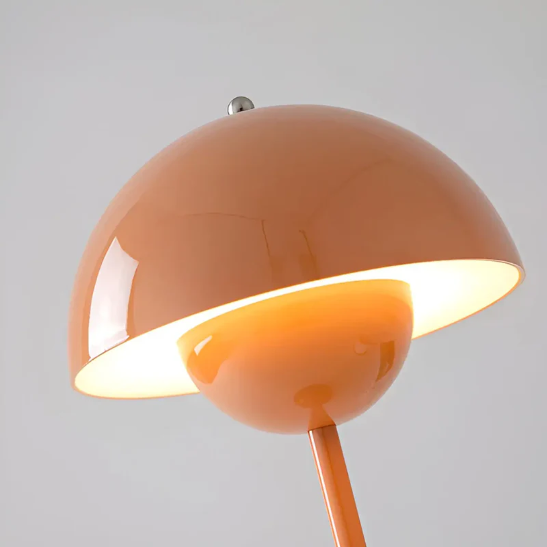 Flexibele NordicBeam draadloze tafellamp, een stijlvolle scandinavische sfeerverlichting met touch functie.