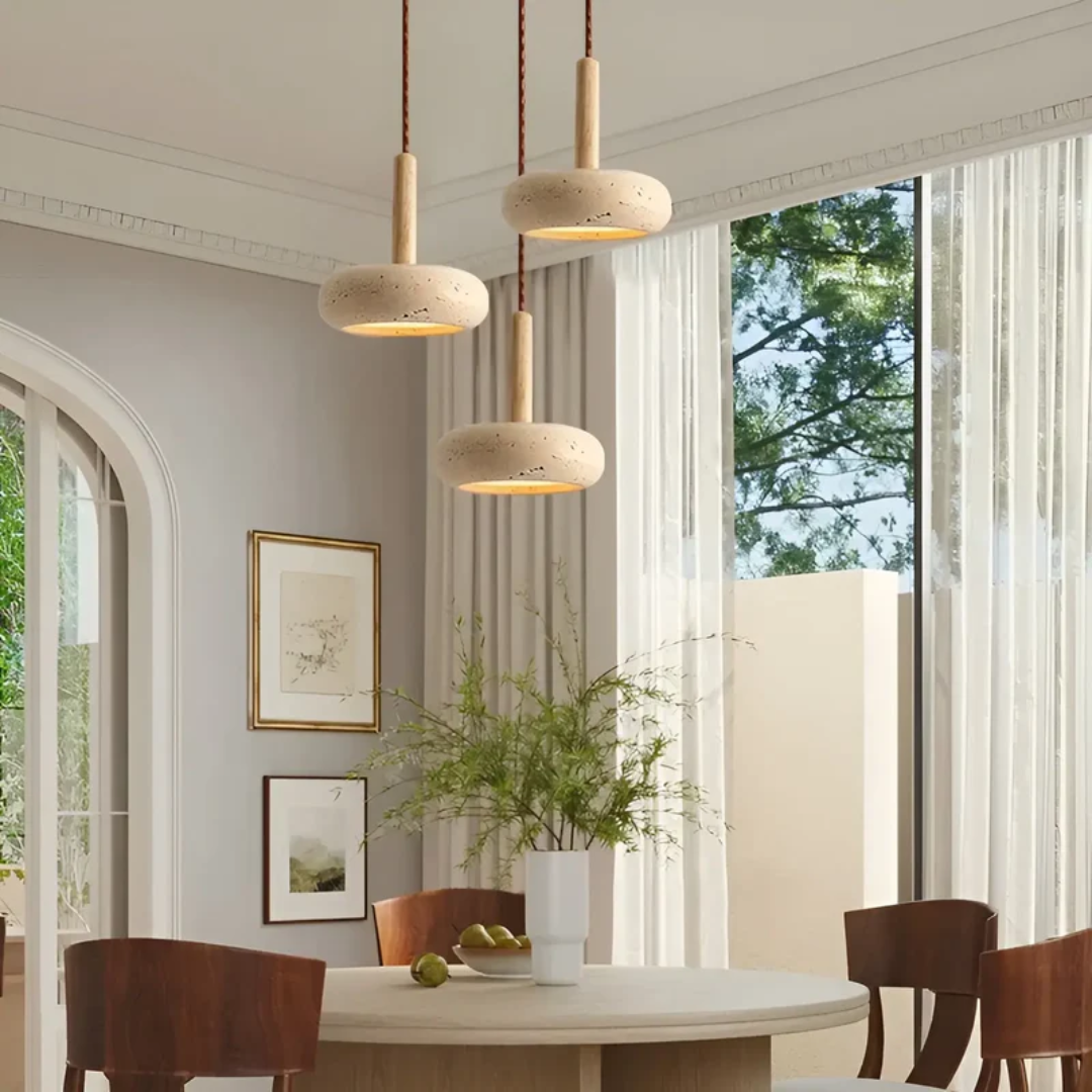 Rustieke Japanse hanglamp met LED-verlichting, gemaakt van grotsteen en hout, voor een rustgevend interieur.