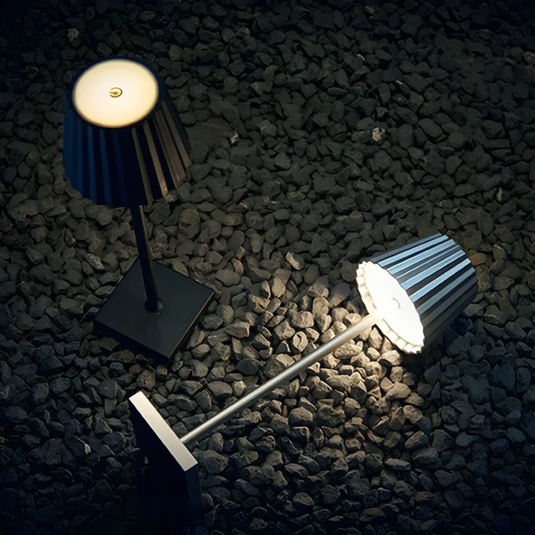 Moderne ArloGlow design tafellamp. Draadloos, dimbaar LED sfeerlicht voor binnen & buiten, oplaadbaar.