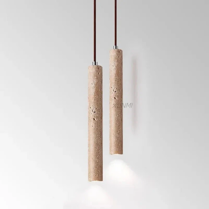 Minimalistische LumoLine LED kroonluchter van travertijn in Wabi-Sabi stijl, ideaal voor modern interieur.