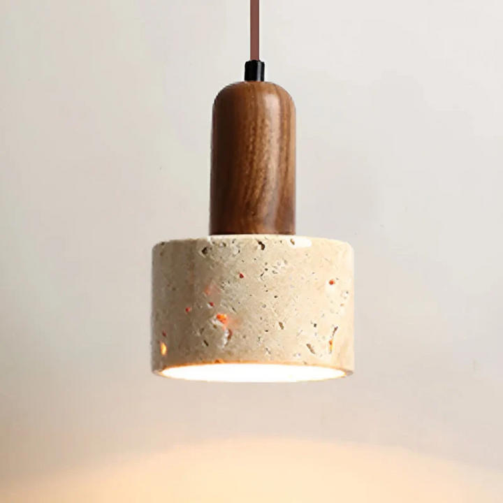 TranquilGlow Wabi-Sabi plafondlamp van travertijn en hout. Creëert een rustgevende en warme sfeer in elk interieur.