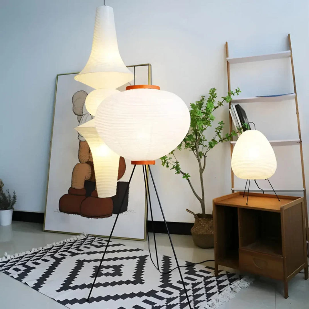 Japanse stijl staande LED lamp van rijstpapier, Wabi-Sabi design, perfect als slaapkamer- of woonkamerlamp.
