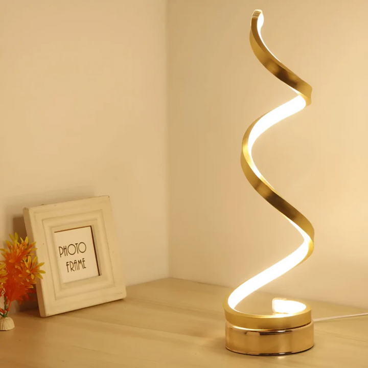 Moderne dimbare spiraal LED lamp, LumaSpiral, perfecte woondecoratie en functionele verlichting.