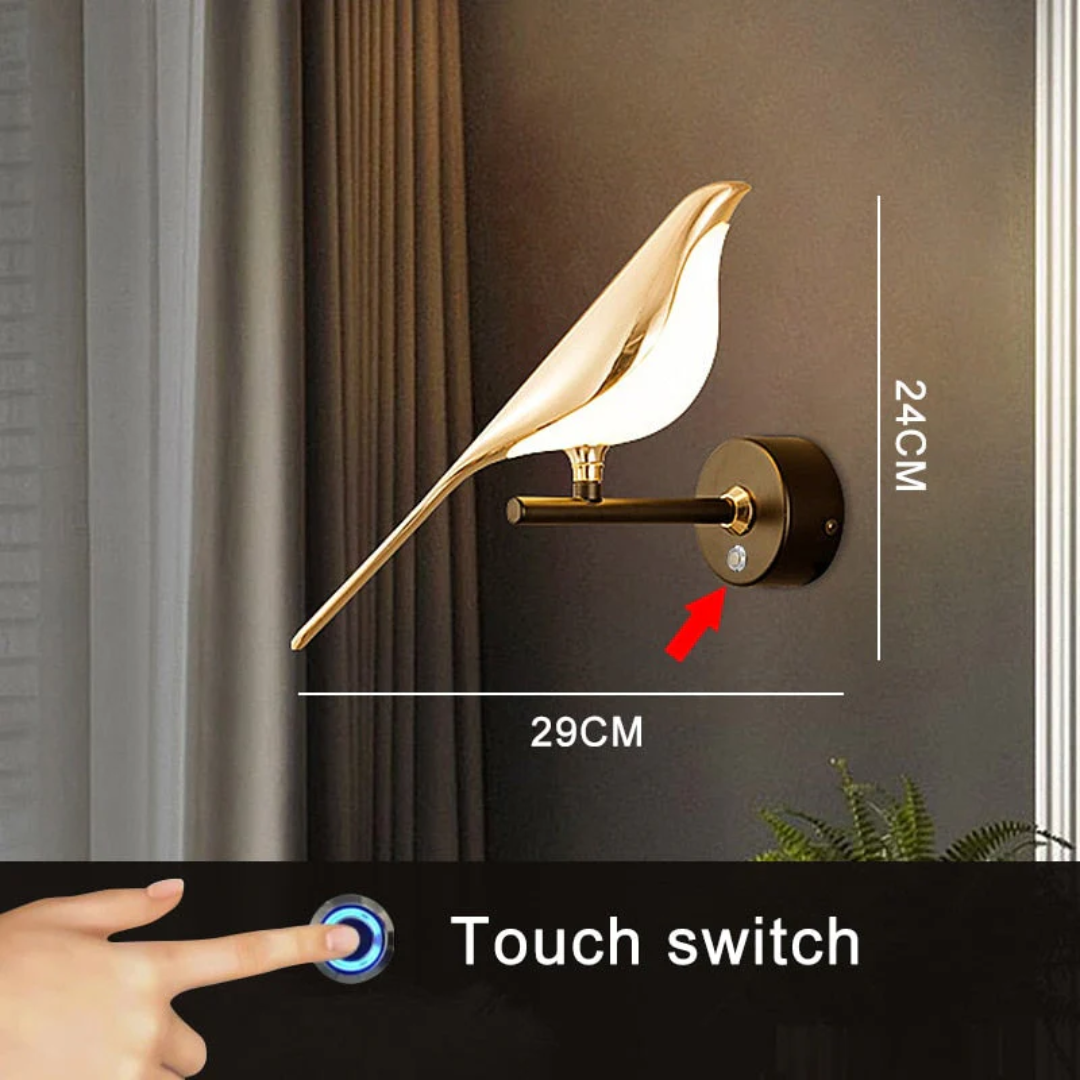 Sfeervolle binnenverlichting: LuminaBird roterende LED wandlamp van metaal met aanraakschakelaar.