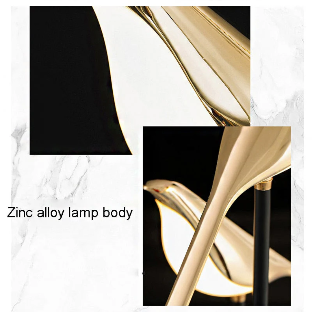 Stijlvolle LED wandlamp met roterende functie en aanraakschakelaar, creëert warme sfeer in elk interieur.