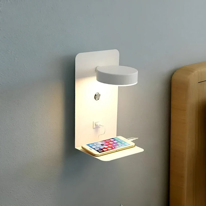 Moderne PowerGlow LED wandlamp met USB-oplaadpoort, ideaal voor slaapkamer of woonkamer verlichting.