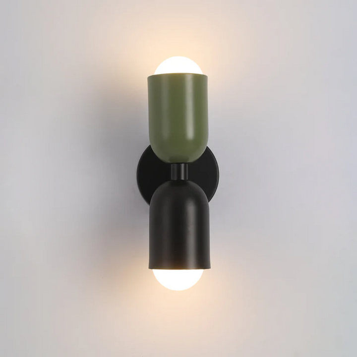Elegante Colorwave design LED wandlamp. Biedt dubbelzijdige, sfeervolle verlichting in elke ruimte.