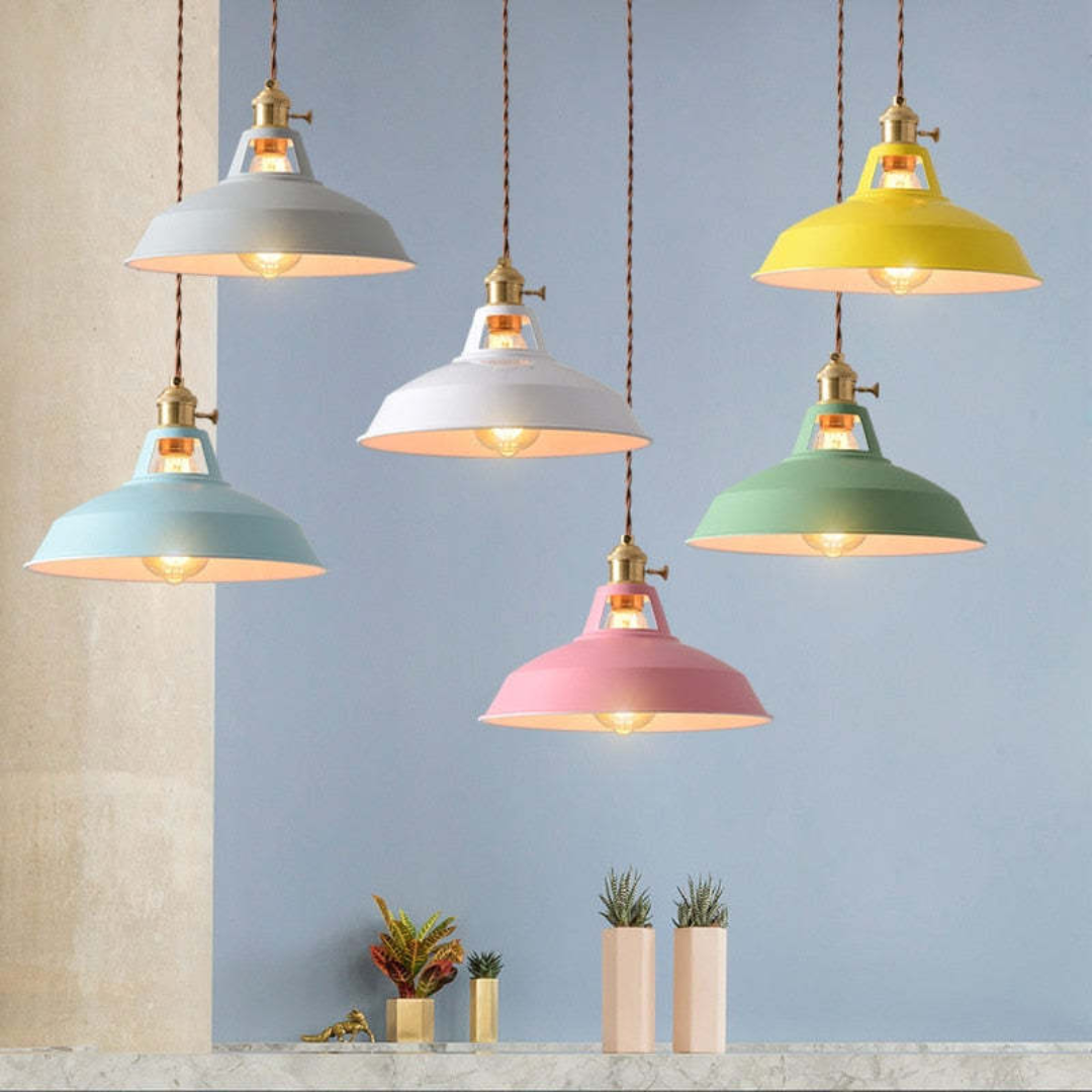 ChromaLuxe LED hanglamp; moderne en kleurrijke verlichting voor een hedendaags huis.
