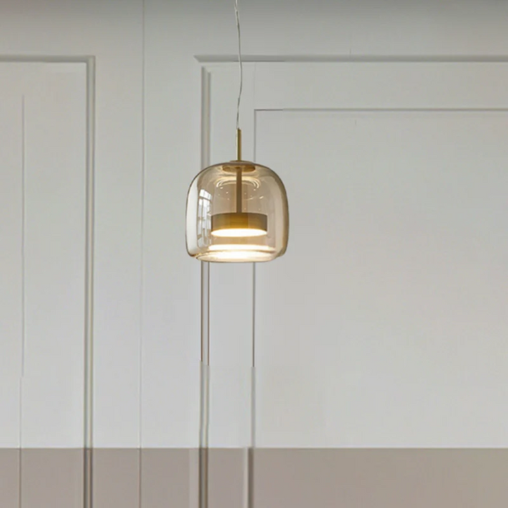 Retro design LED hanglamp van glas en metaal, een eyecatcher in elk interieur.