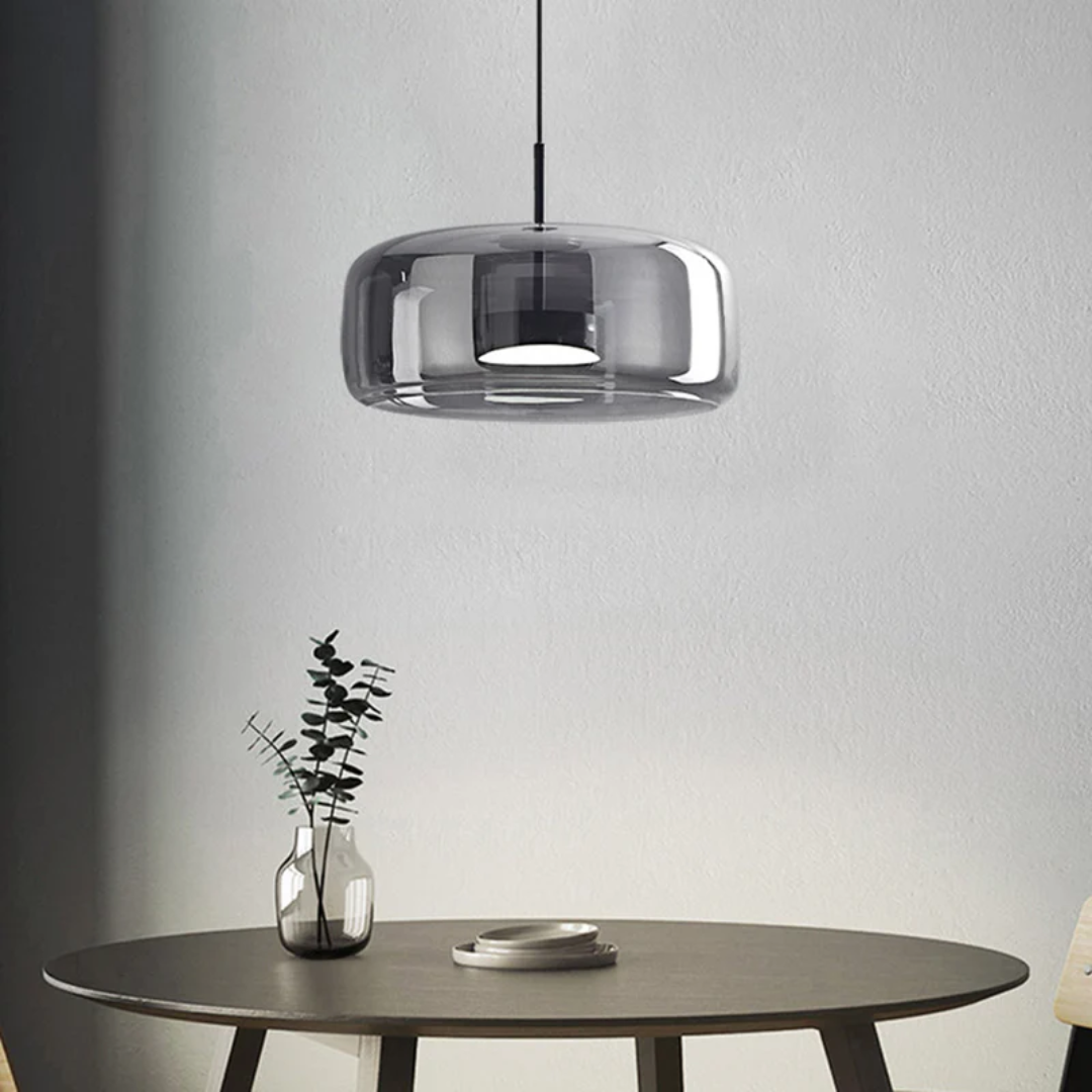 Dimbaar retro LED hanglamp voor woonkamer, creëert warme en gezellige verlichting.