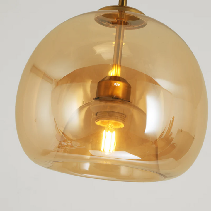 Moderne zwarte ronde LED plafondlamp Aurelia voor sfeervolle binnenverlichting.