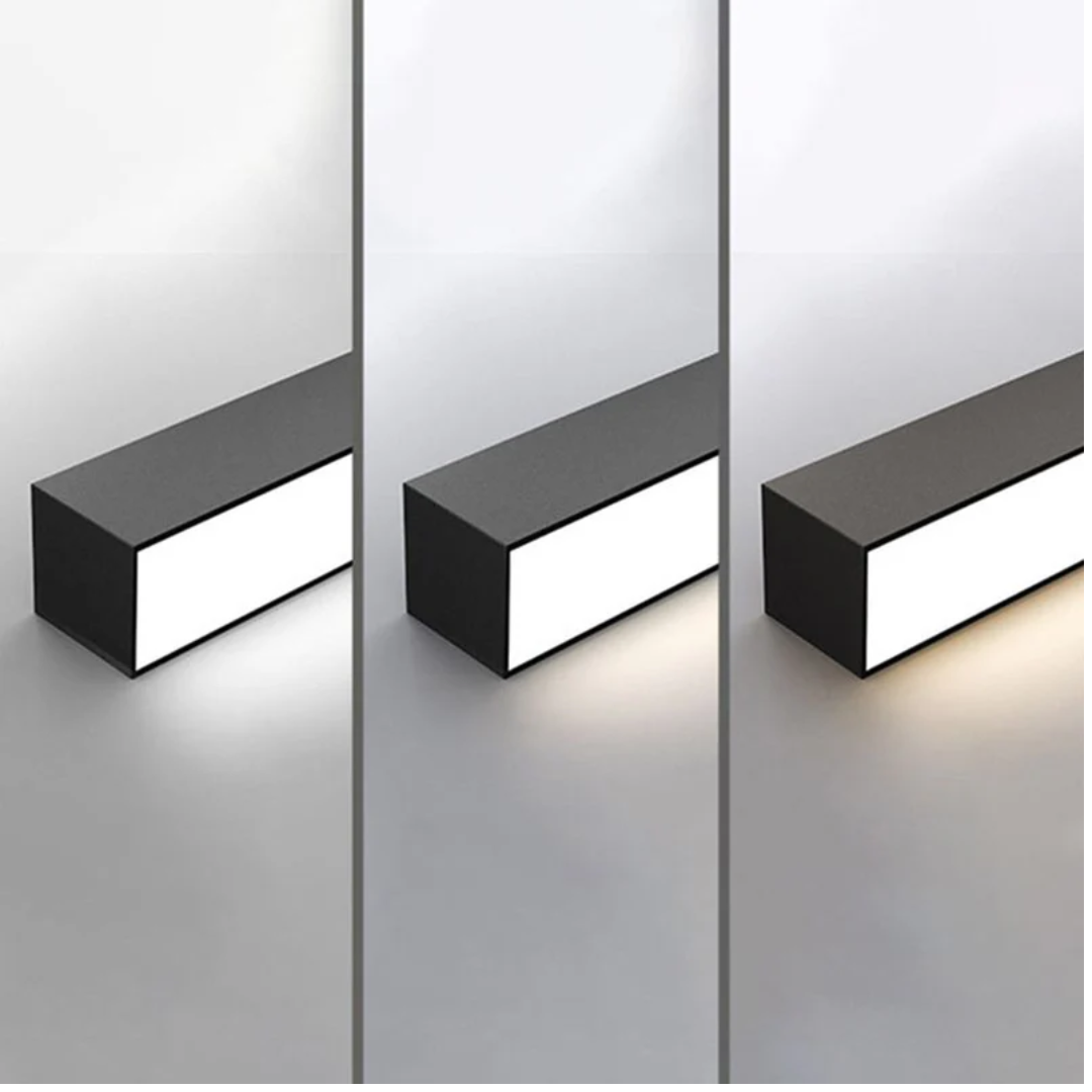 Detail van Stratum industriële LED plafondlamp, focus op strak metalen design en LED-strips.