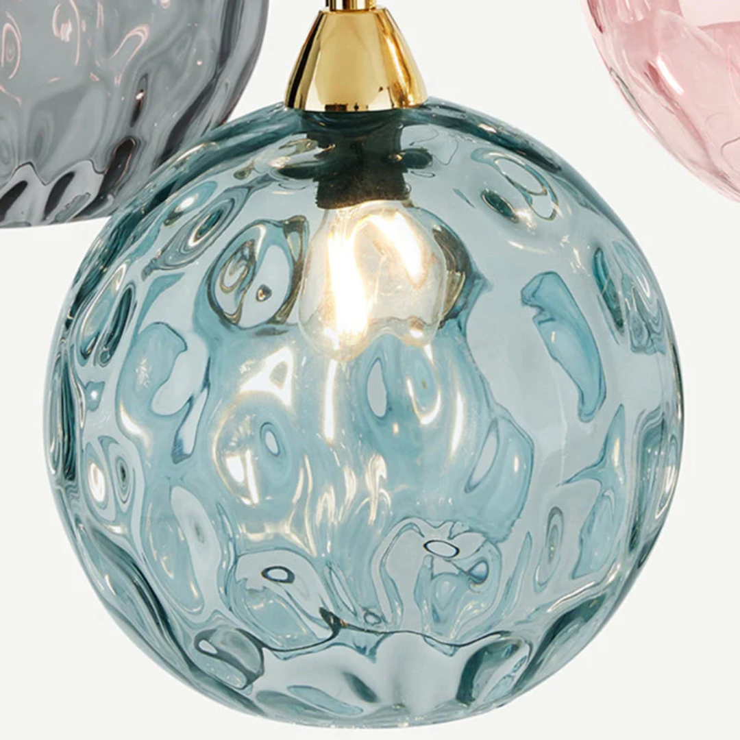Sfeervolle cluster hanglamp, 3 lampen, voor een warm en uitnodigend interieur.