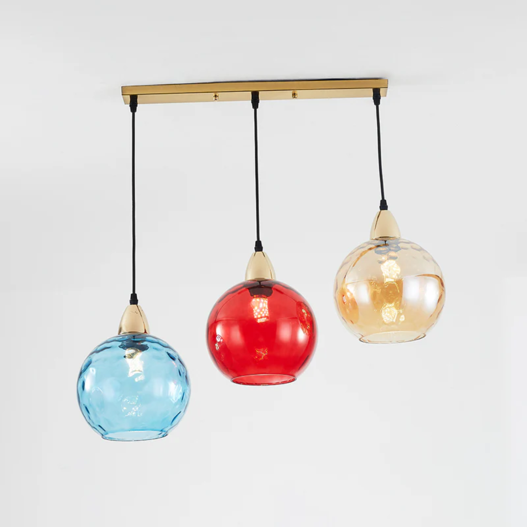 Plafondlamp, modern design, 3 lichtpunten, creëert sfeer in elke kamer.