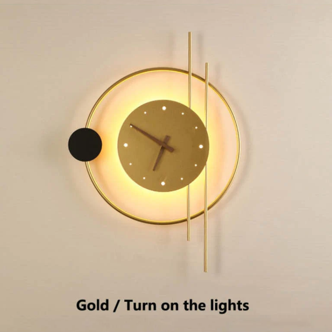 LED wandkloklamp Chronos, moderne wandklok en dimbare sfeerverlichting voor woon- of slaapkamer.