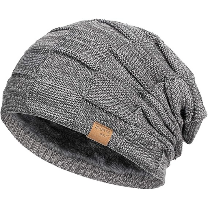 Warme unisex wintermuts Luca, een zachte gebreide slouch beanie met fleece voor ultiem comfort in de kou.