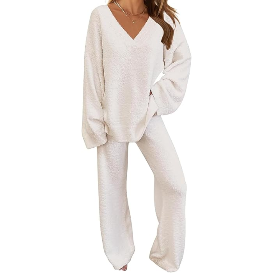 Ervaar luxe comfort met deze dames fleece lounge set. Een trendy huispak en warme relaxkleding voor winter.