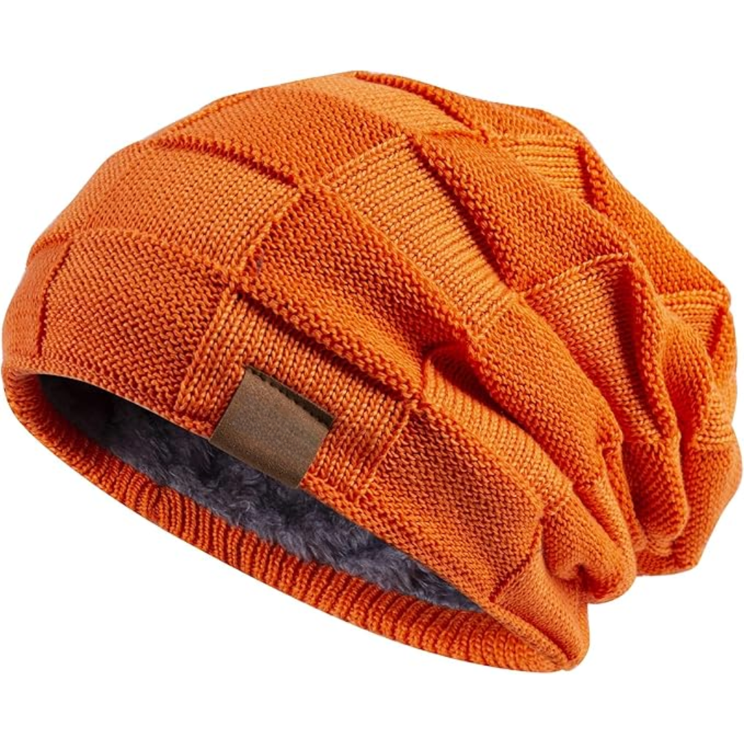 Close-up van zachte, warme gebreide beanie muts. Een comfortabel winter accessoire voor heren en dames.