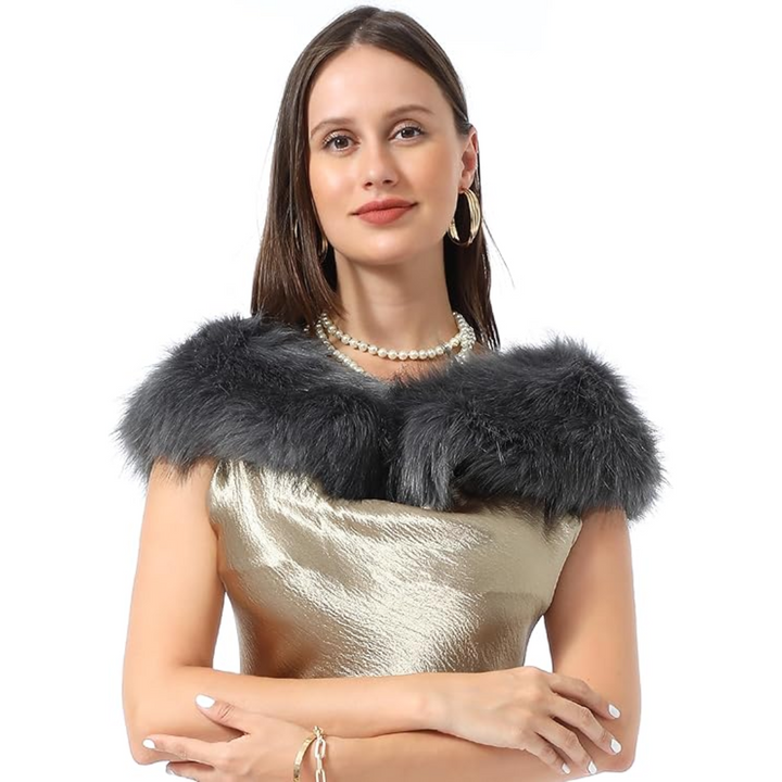 Zachte imitatiebont nekwarmer Daisy, perfect voor dames die warmte en stijl zoeken in de winter.