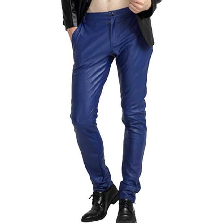 Stijlvolle Victor heren bikerbroek, taps toelopend model in faux leer, ideaal voor een stoere outfit.