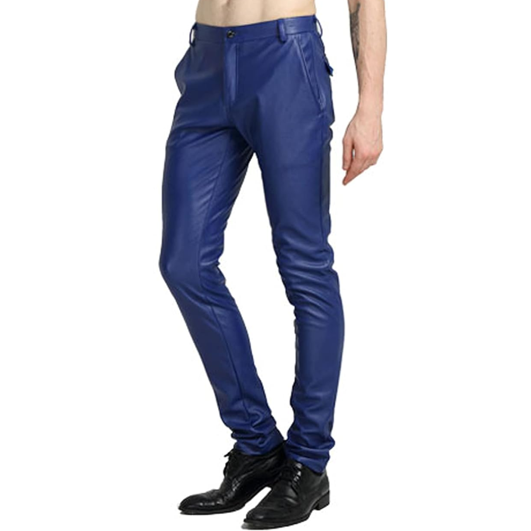 Heren Victor bikerbroek van taps toelopend faux leer. Stoere en moderne streetstyle broek voor mannen.