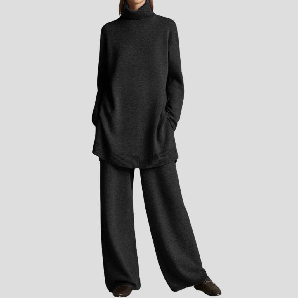 Elegante dames tweedelige set: comfortabele top en broek, ideaal voor zakelijk of casual chic. Neutrale kleur co-ord.