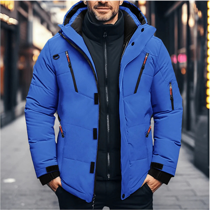 Stijlvolle heren geïsoleerde winterjas, biedt optimale warmte, comfort en bescherming tegen koude dagen.