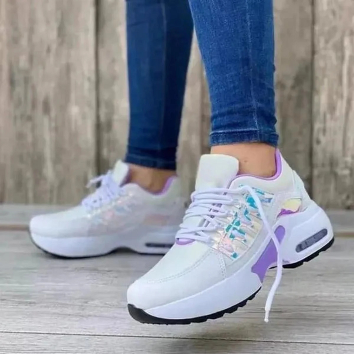 Duurzame casual schoenen met brede pasvorm, ideaal voor lange wandelingen en dagelijks gebruik.