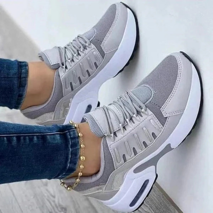 Comfortabele casual schoenen met brede pasvorm voor dagelijks gebruik.