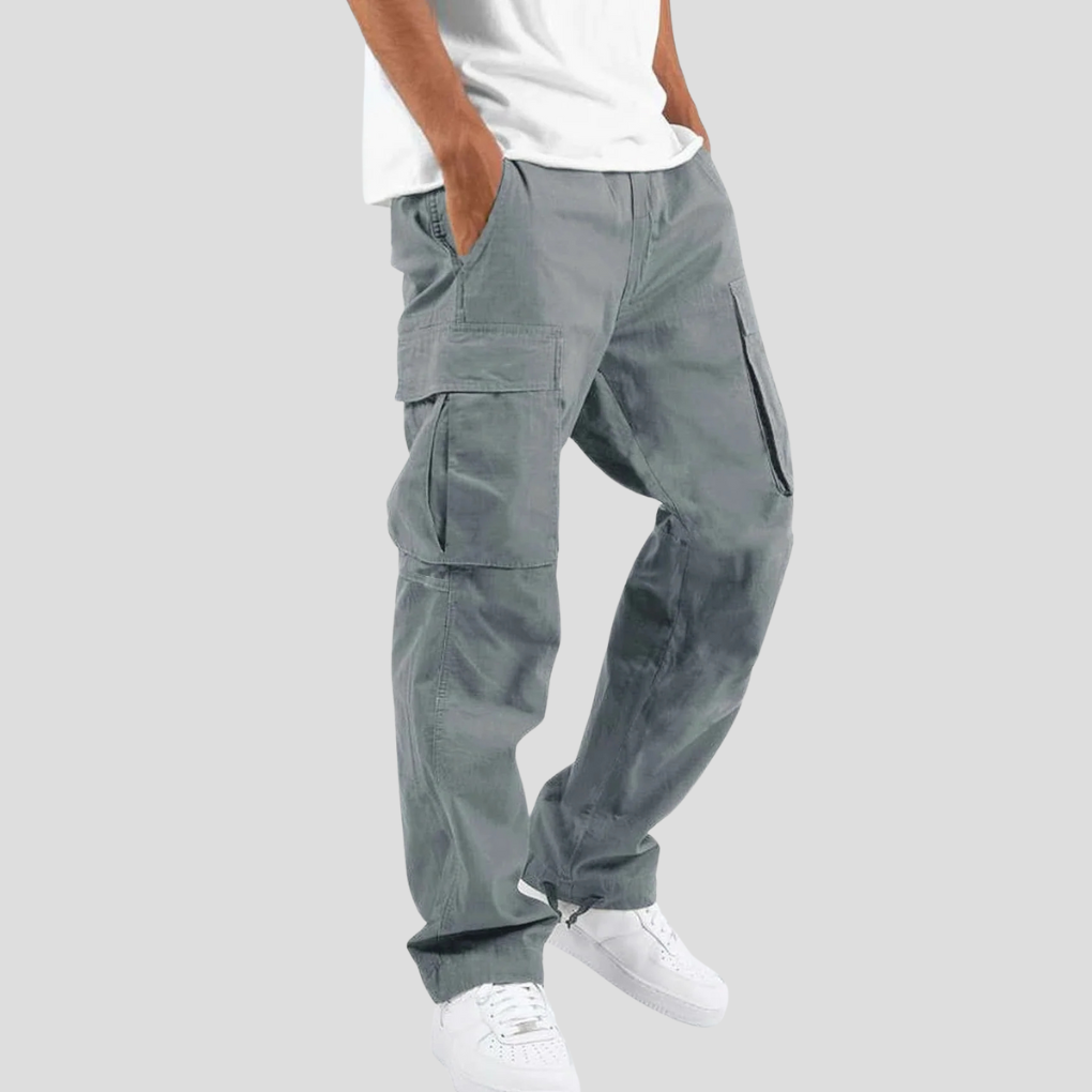 Robuuste heren cargobroek met functionele zakken, perfect voor een casual streetwear look. Duurzaam.