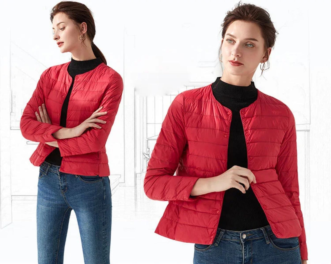 Groen effen dames donsjack, warm en comfortabel. Korte winterjas, casual dameskleding.