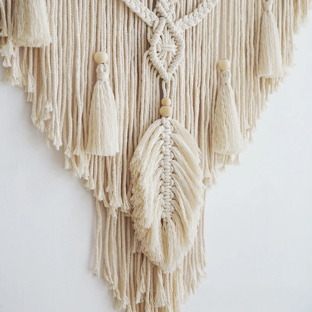 Stijlvolle boho macramé wandhanger, beige-geel (70x95cm), perfecte handgemaakte decoratie voor woonkamer.
