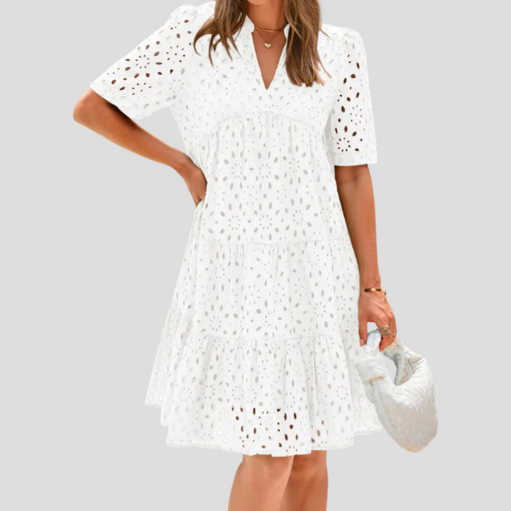 Stijlvolle dames gehaakte zomerjurk, perfect voor strand of casual gelegenheden. Ademend en comfortabel.
