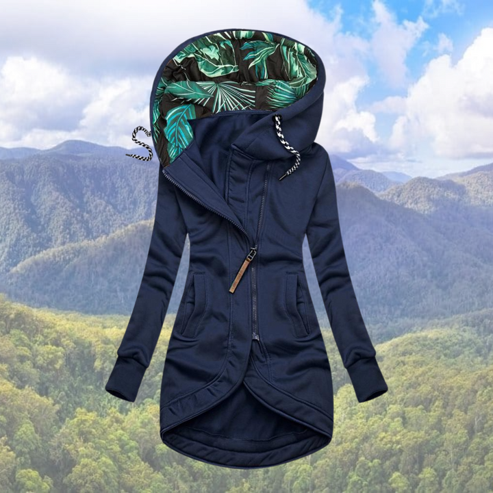 Elegante dames winterjas met een modieuze capuchon, ideaal voor een stijlvolle winterlook en warm comfort.