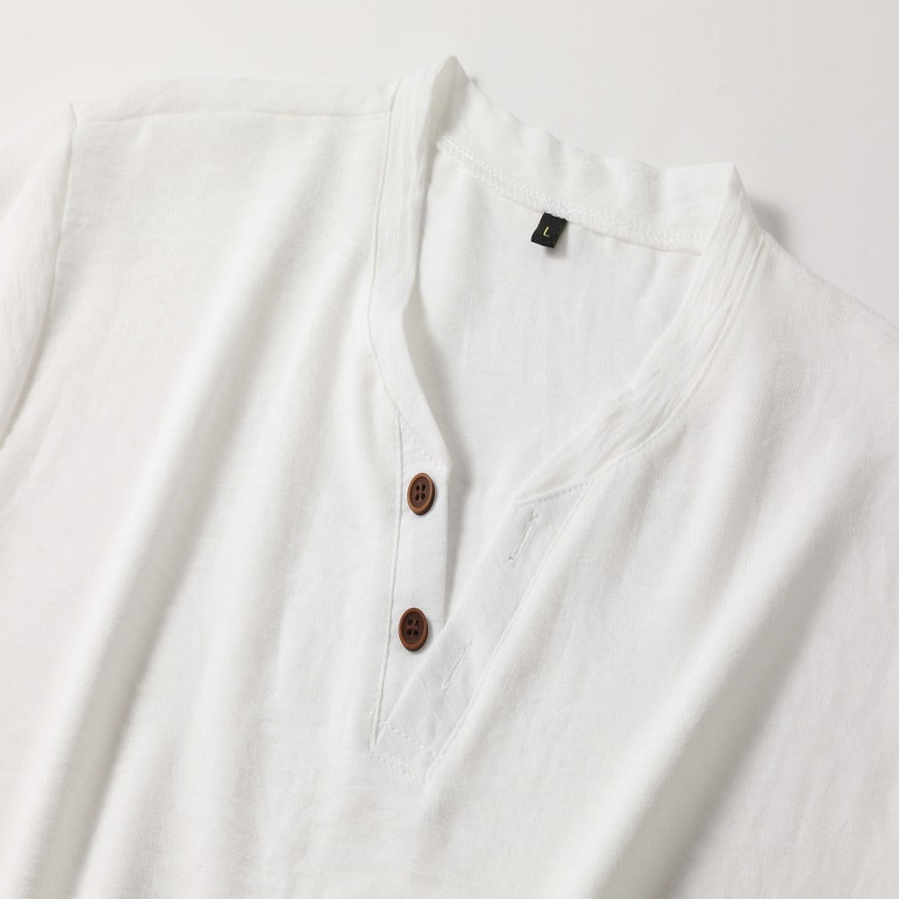 Casual heren v-hals shirt met korte mouwen, slim fit, ideaal voor warme dagen en een moeiteloze stijl.