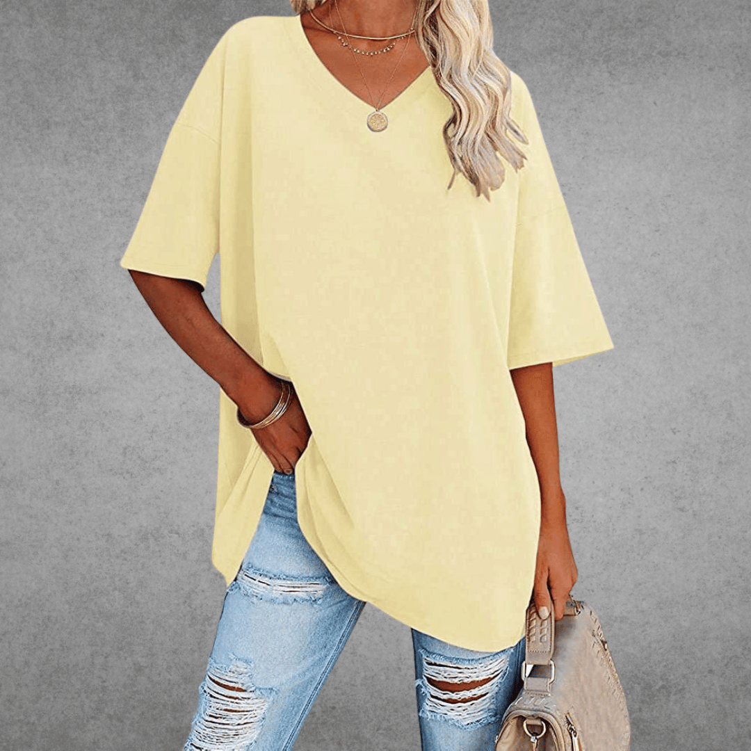 Veelzijdig dames V-hals T-shirt, oversized model voor diverse casual lente/zomer looks. Comfortabel en trendy.