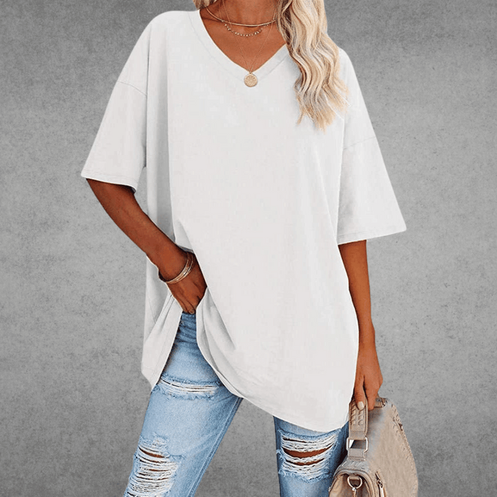 Oversized dames V-hals T-shirt, perfect voor casual comfort. Geniet van de relaxte pasvorm deze lente & zomer.