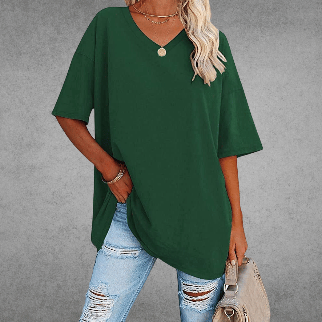 Trendy oversized V-hals dames T-shirt met relaxte pasvorm. Ideaal voor comfortabele casual looks in lente/zomer.